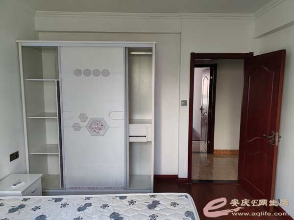 a8a6d755-50b7-48d6-a3d6-536283e2b55d_0.jpg