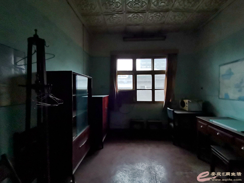 c8c26655-6084-490d-98fb-334d91ca9327_0.jpg