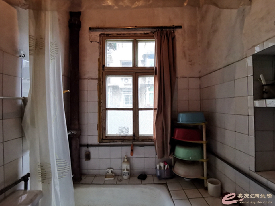 b8bdb719-1532-42c6-b638-87b1aec0d365_0.jpg