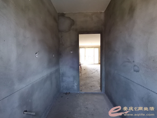 b3b8be7c-7203-4ab0-a4d5-8a5f235a8326_0.jpg