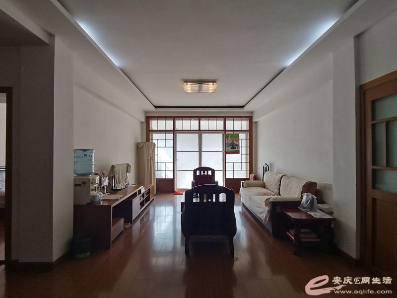 c44d4cb7-cd24-46a0-83a5-06a1b2572cf9_0.jpg
