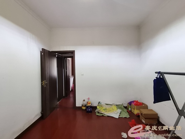 680c775e-cfc8-44fd-a994-1b628a7f6b40_0.jpg