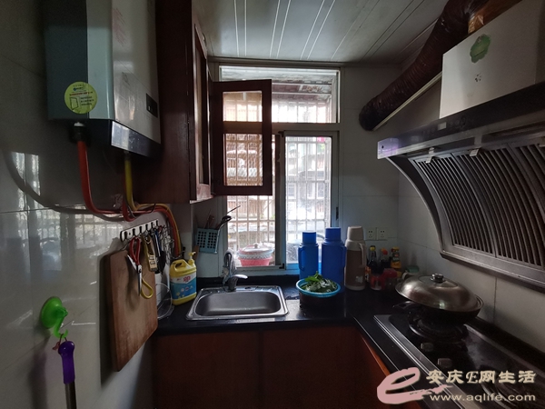 d892bc2e-7068-4545-aa51-f52a3894db6a_0.jpg