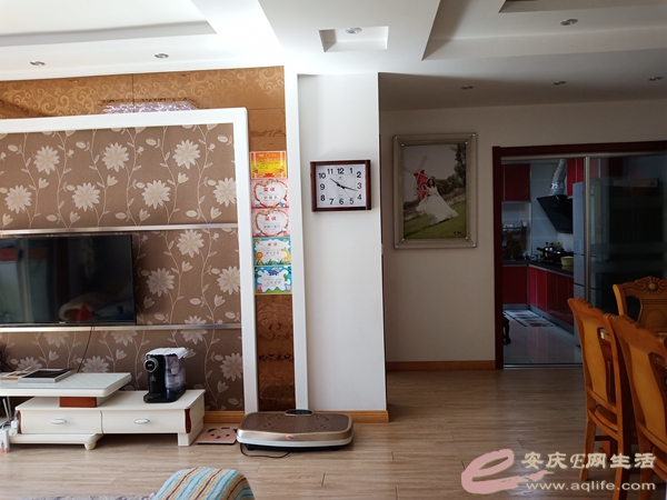 4f019ced-6b8f-4cfe-93eb-8695b90bd660_0.jpg