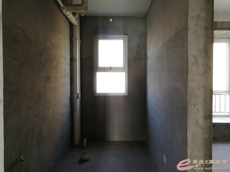 e83037df-e3d8-4c4d-a6b4-3b91de00bd5c_0.jpg