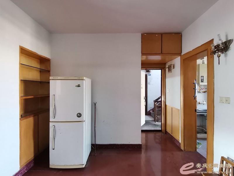 3b49550f-2f78-459f-953e-91a63cc790aa_0.jpg