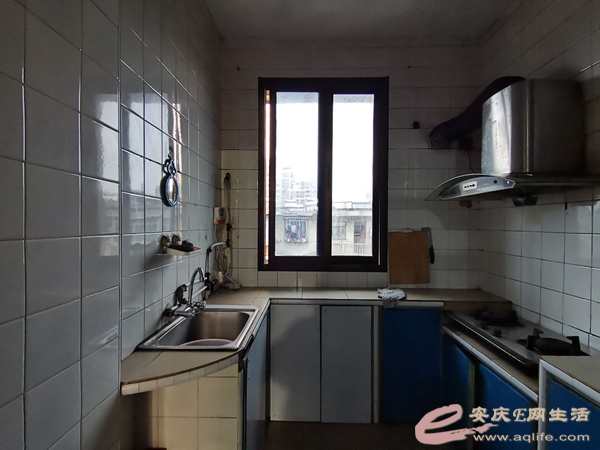 f567d5a4-8f84-46db-bce9-0ee2a38c3360_0.jpg