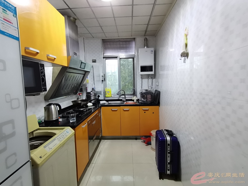 2951dcfd-e223-4b17-ba7a-321fc764eed5_0.jpg
