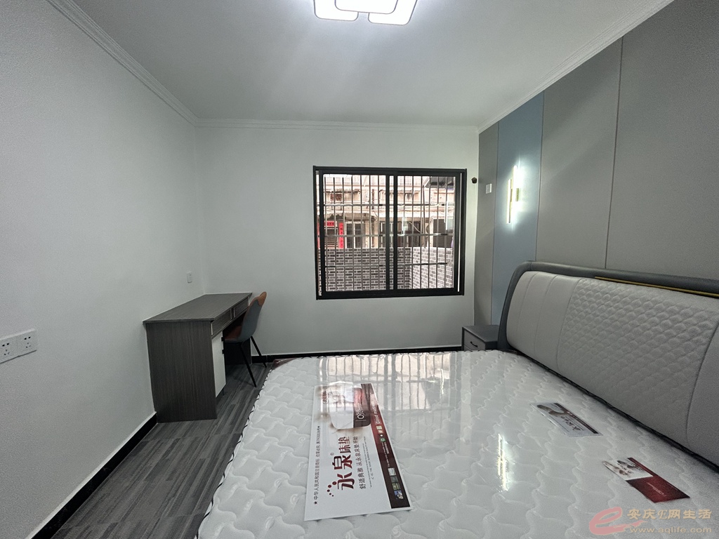 00afee0a-c3f0-4845-8218-2d0cad845446_0.jpg