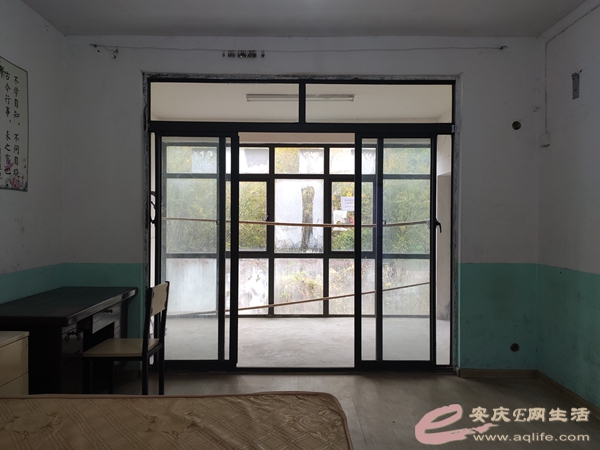 0f158468-6e9a-4732-a6c5-efc1a5da7679_0.jpg